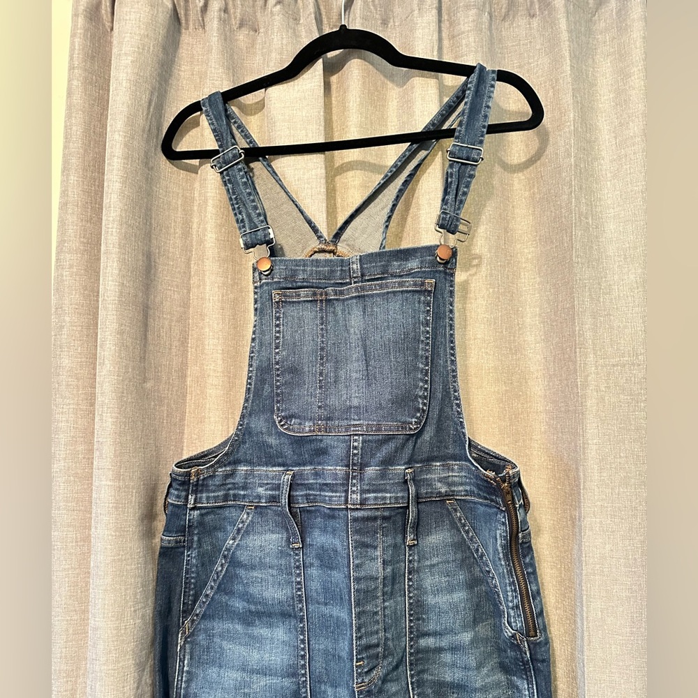 Fitted Dark-wash Madewell Overalls! Perfect for Fall 🍁🍂